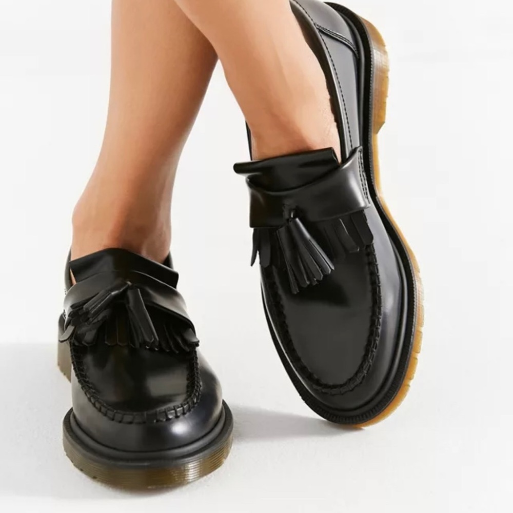 ✨Dr. Martins Leather Adrian Tassel Loafer✨